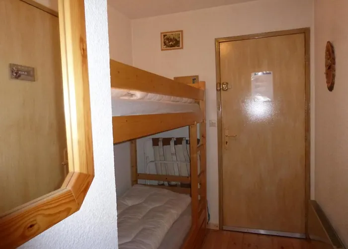 Appartement Avec Balcon A Barcelonnette, 4 Couchages - Fr-1-804-33